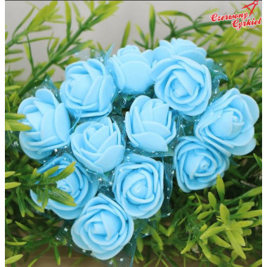 Kwiaty z pianki niebieskie z tiulem